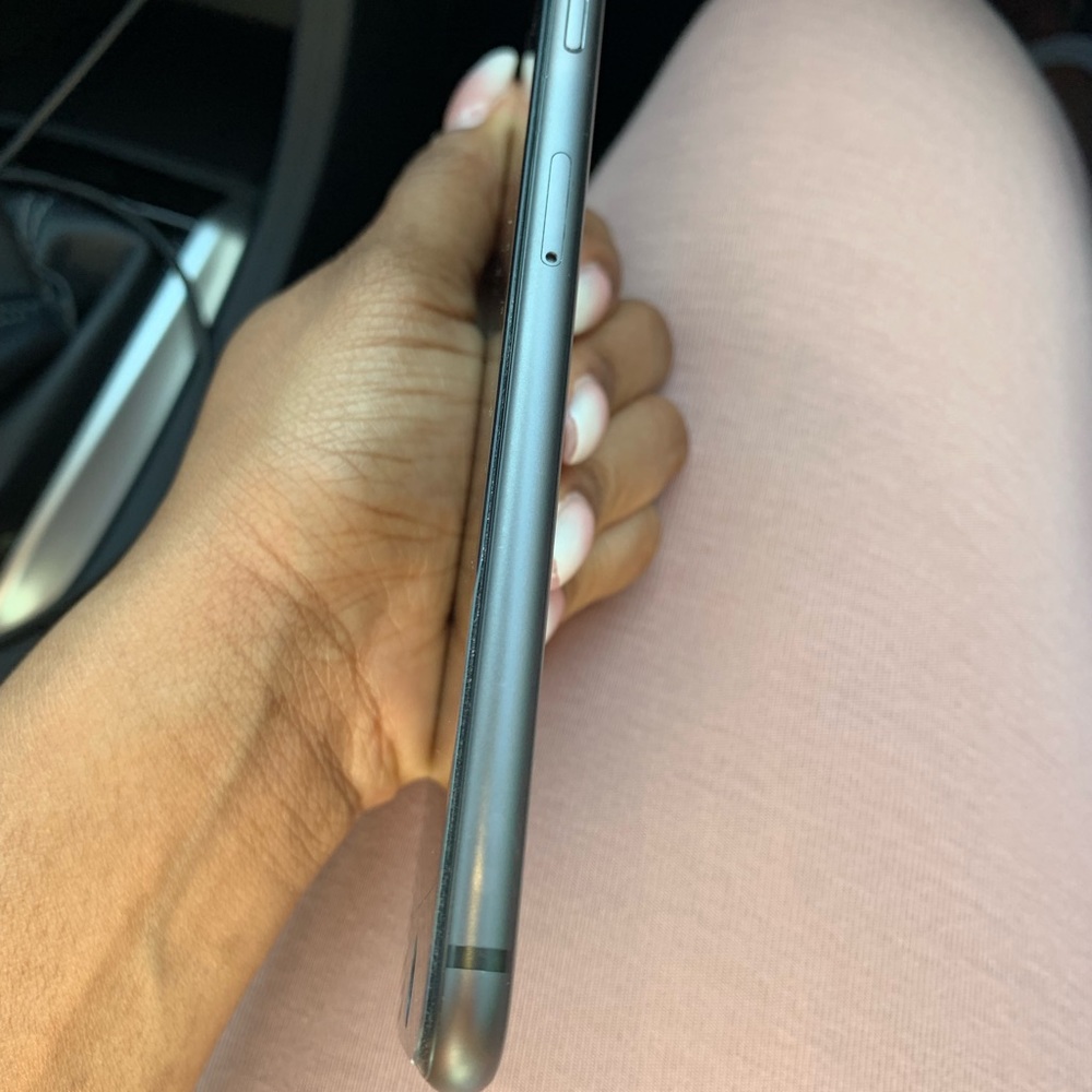 IPhone 8p Plus - Picture 4 of 5